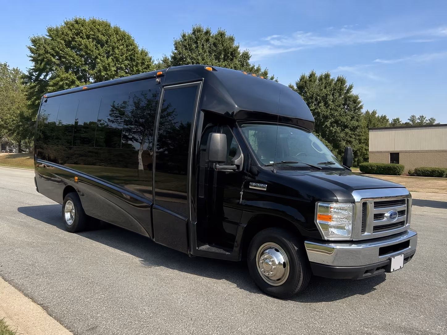 elcajoncharterbuscompany com makes it easy to coordinate airport transfers from san diego international