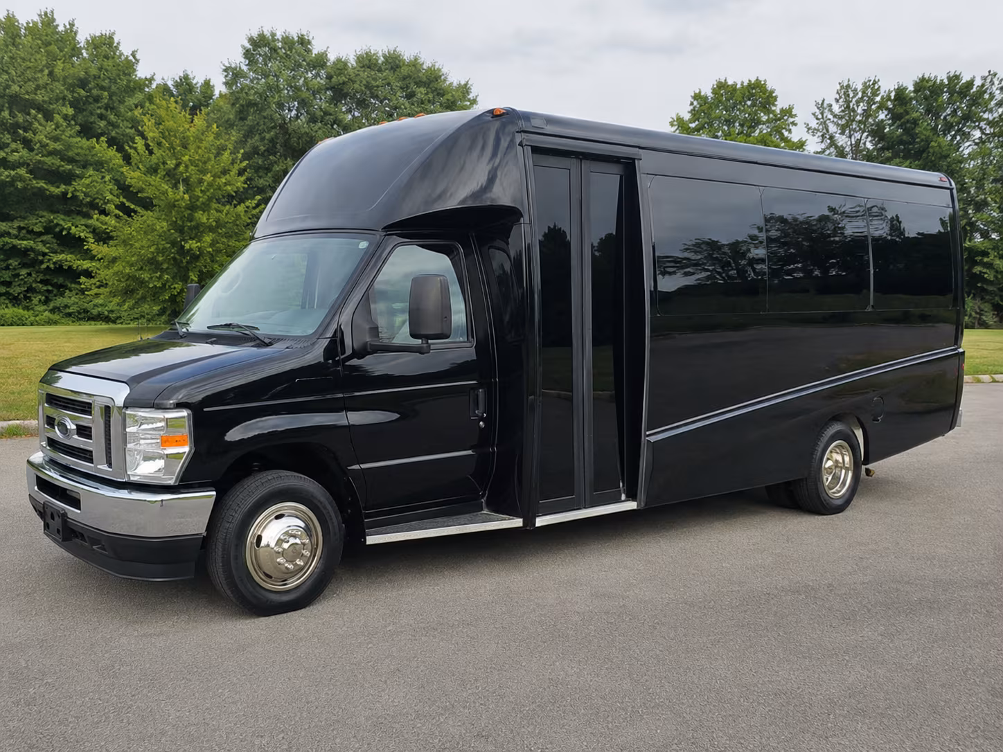 escondido rent a private charter bus for an escondido event